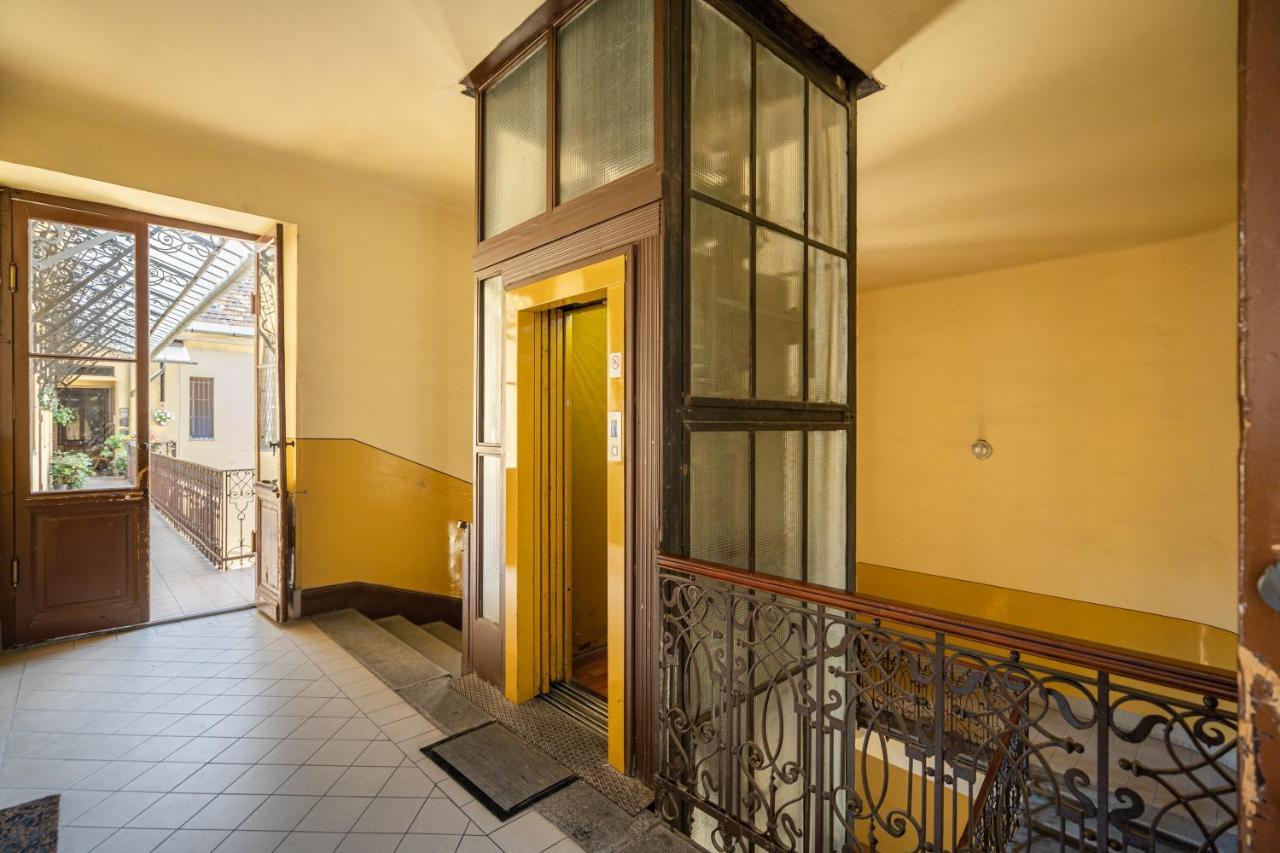 Sky Way Apartment Budapest Eksteriør bilde
